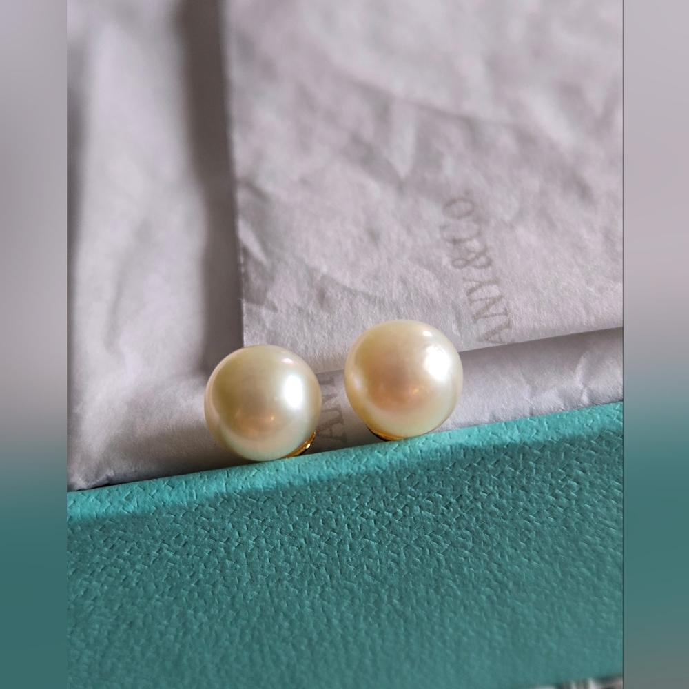 14k Gold Pearl Earrings